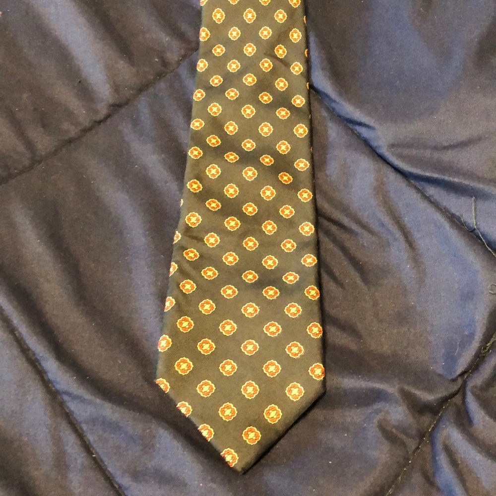 Paul Stuart, Hand made, 100% Silk Necktie.